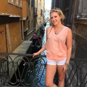 Meet your Posher, Whitney